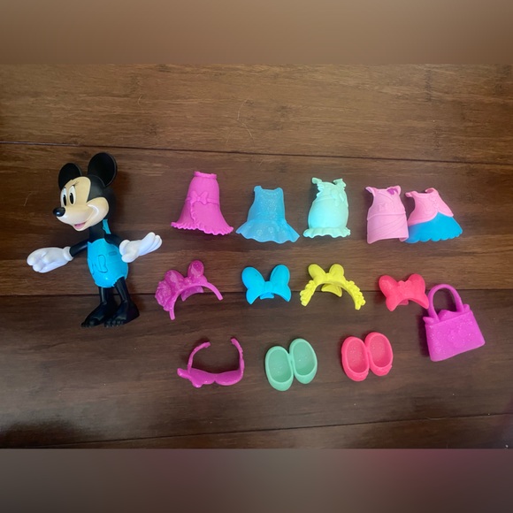 Minnie Mouse Dress Up Doll! - Picture 1 of 4